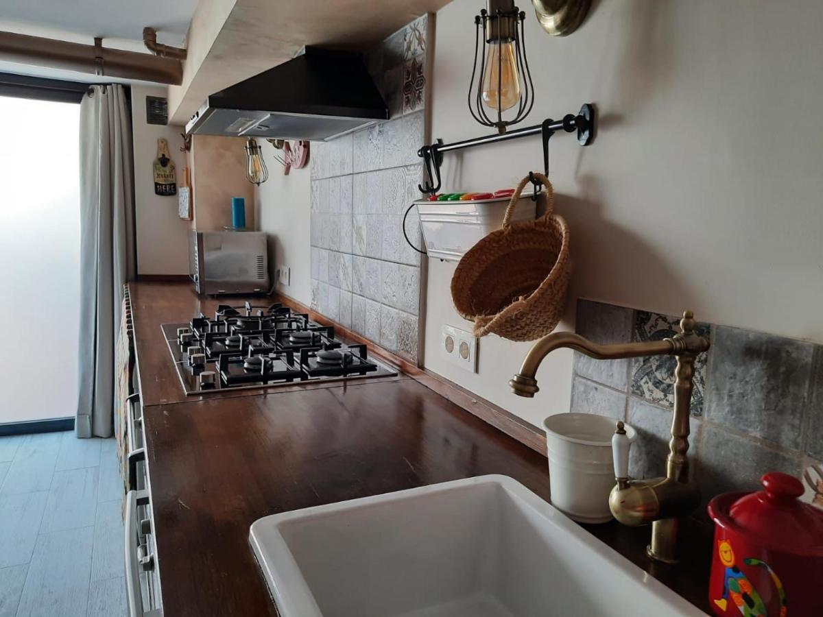 Un Apartamento Vacacional Con Detalles De Un Hogar Mairena del Aljarafe Exteriér fotografie