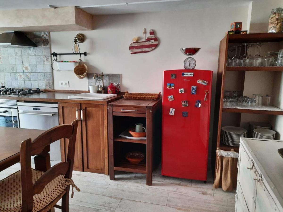 Un Apartamento Vacacional Con Detalles De Un Hogar Mairena del Aljarafe Exteriér fotografie