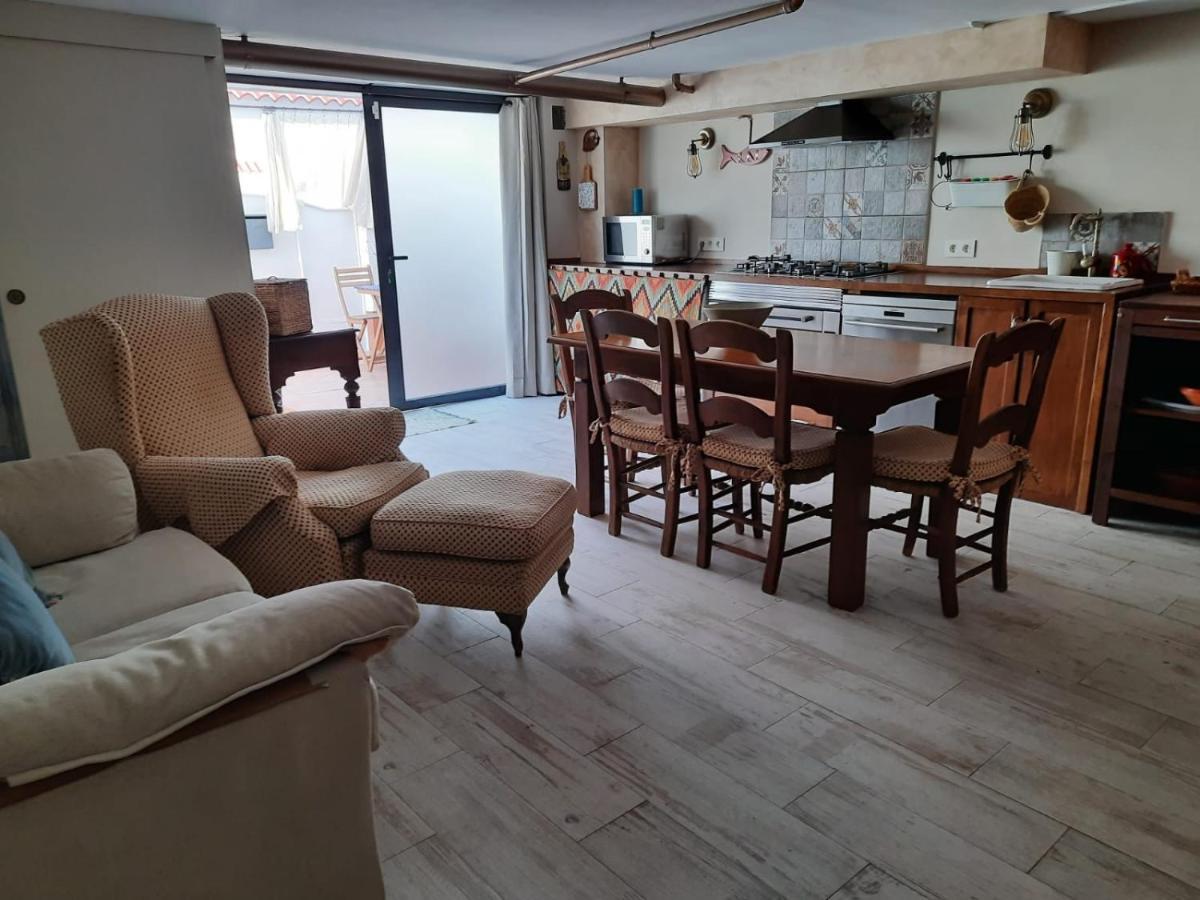 Un Apartamento Vacacional Con Detalles De Un Hogar Mairena del Aljarafe Exteriér fotografie